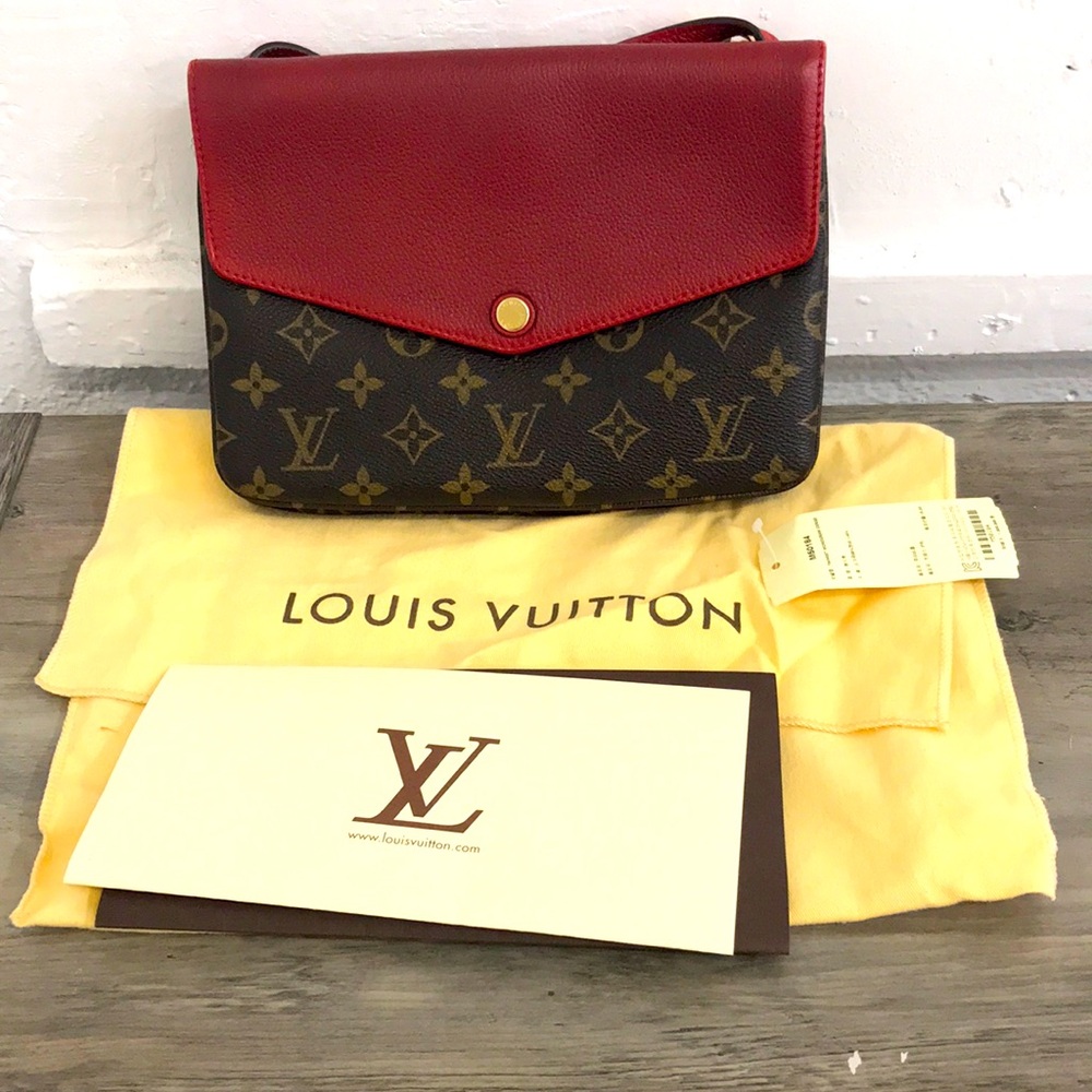 💎 RETIRED 💎 Twinset Louis Vuitton leather with original receipt